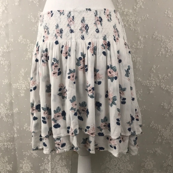 torrid Dresses & Skirts - Torrid White Floral Tiered Ruffle Skirt!